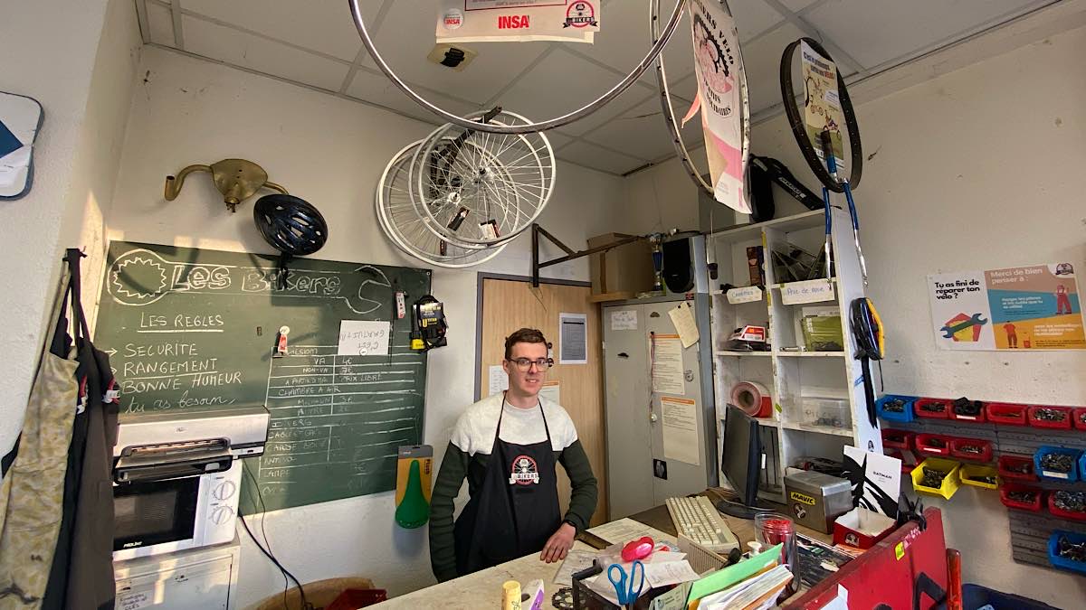 Les Bikers : un atelier pour apprendre à réparer son vélo